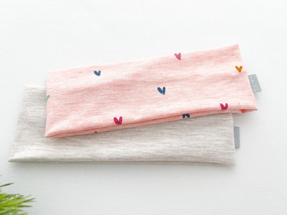 Set dveh trakov za ušesa, "Love", peach