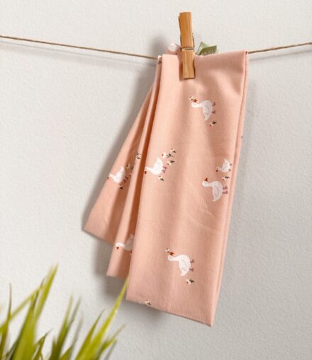 Trak za ušesa “Najbolj kjut goske”, pudrasto marelična osnova