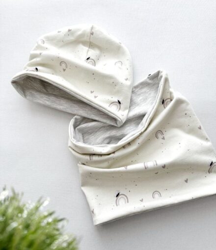 Kompletek baggy bučka + tulček "Srčki in mavrice", cca. 3-9 mesecev