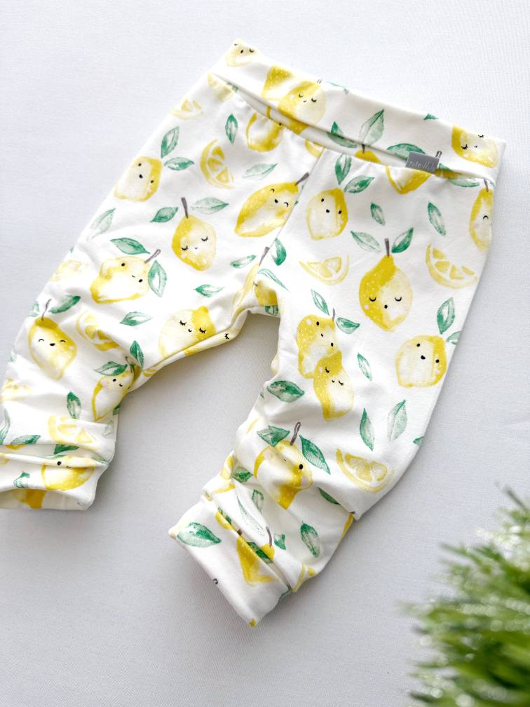 Play & Sleep hlačke "Kjut limonce" - slika 4