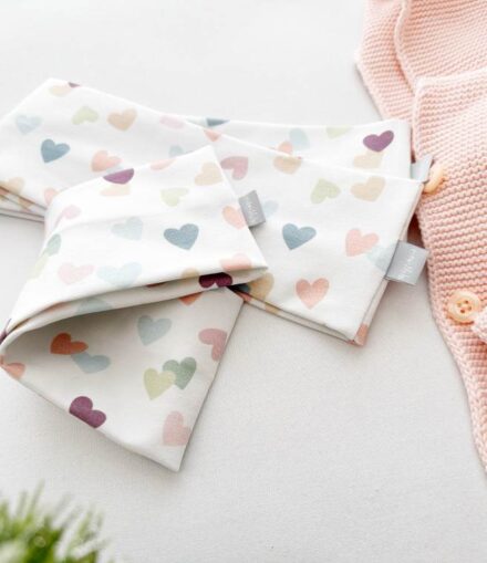 Trak za ušesa "Pisani pastelni srčki"